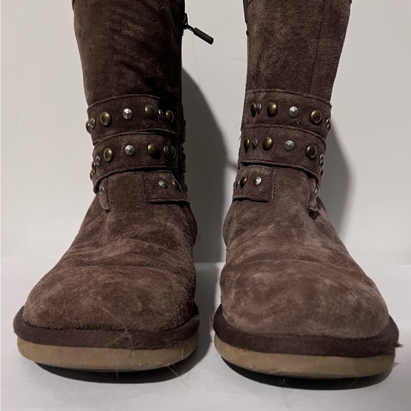 UGG Boots - Picture 12 of 16